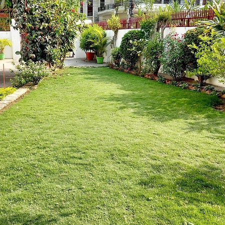 Bed and Breakfast Garden View Residency à Lucknow Extérieur photo