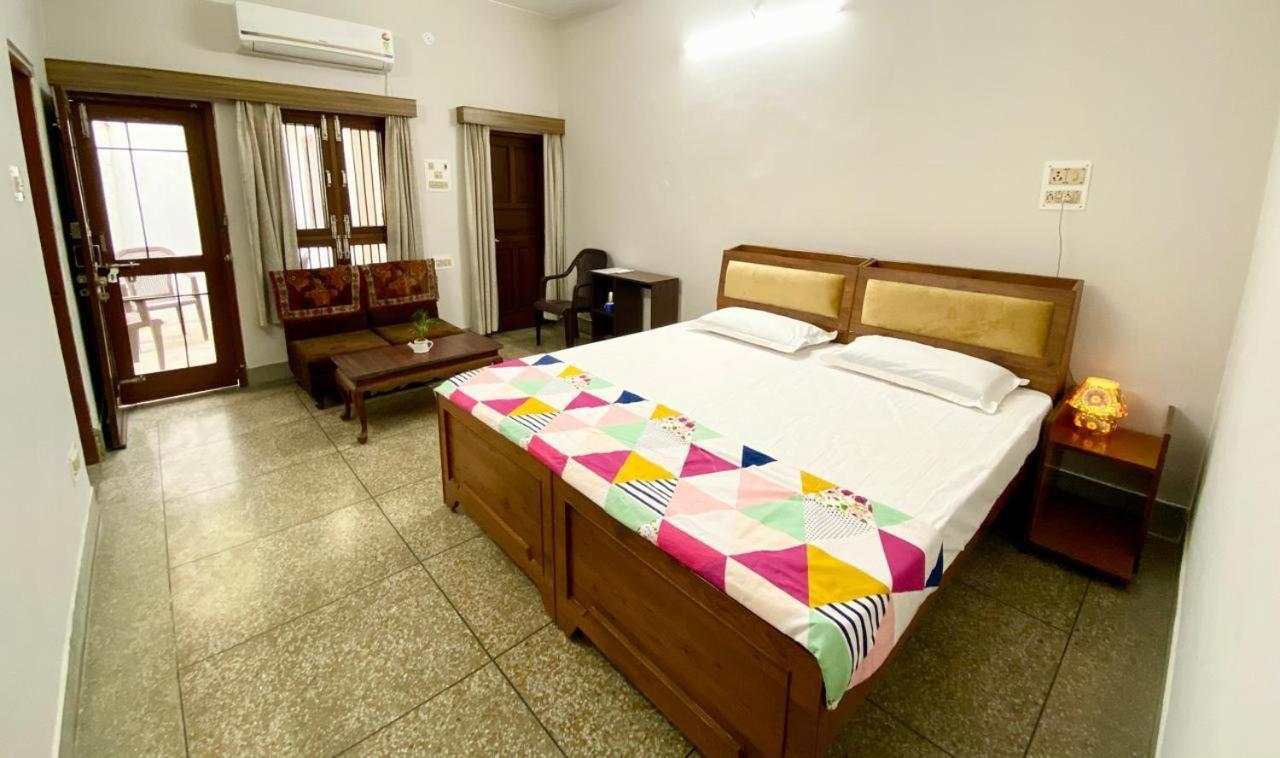 Bed and Breakfast Garden View Residency à Lucknow Extérieur photo